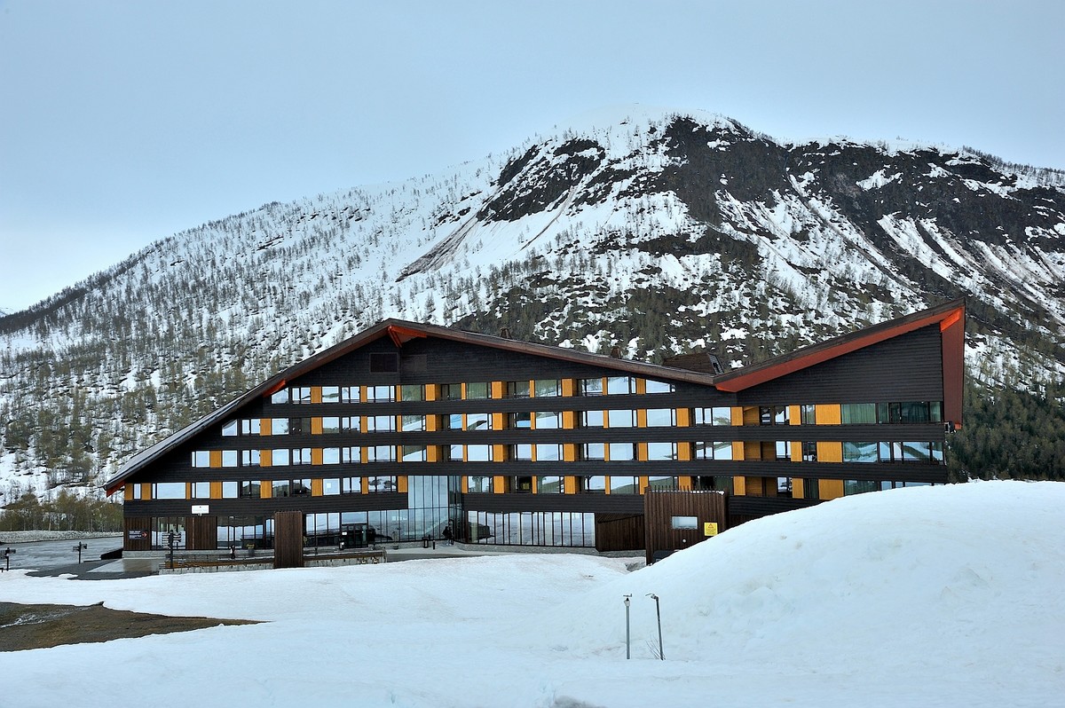 【”万岛之国“ 挪威行】：雪山下的松恩小镇