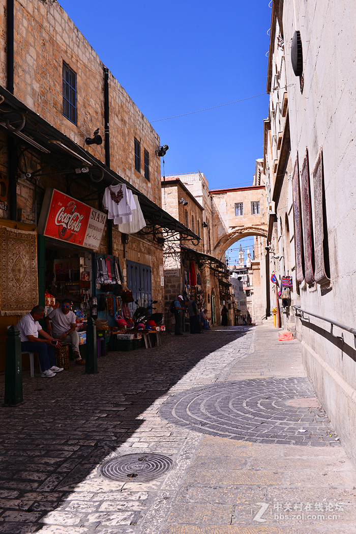 以色列旅游（11）-------耶稣背十字架走过的路（苦路）