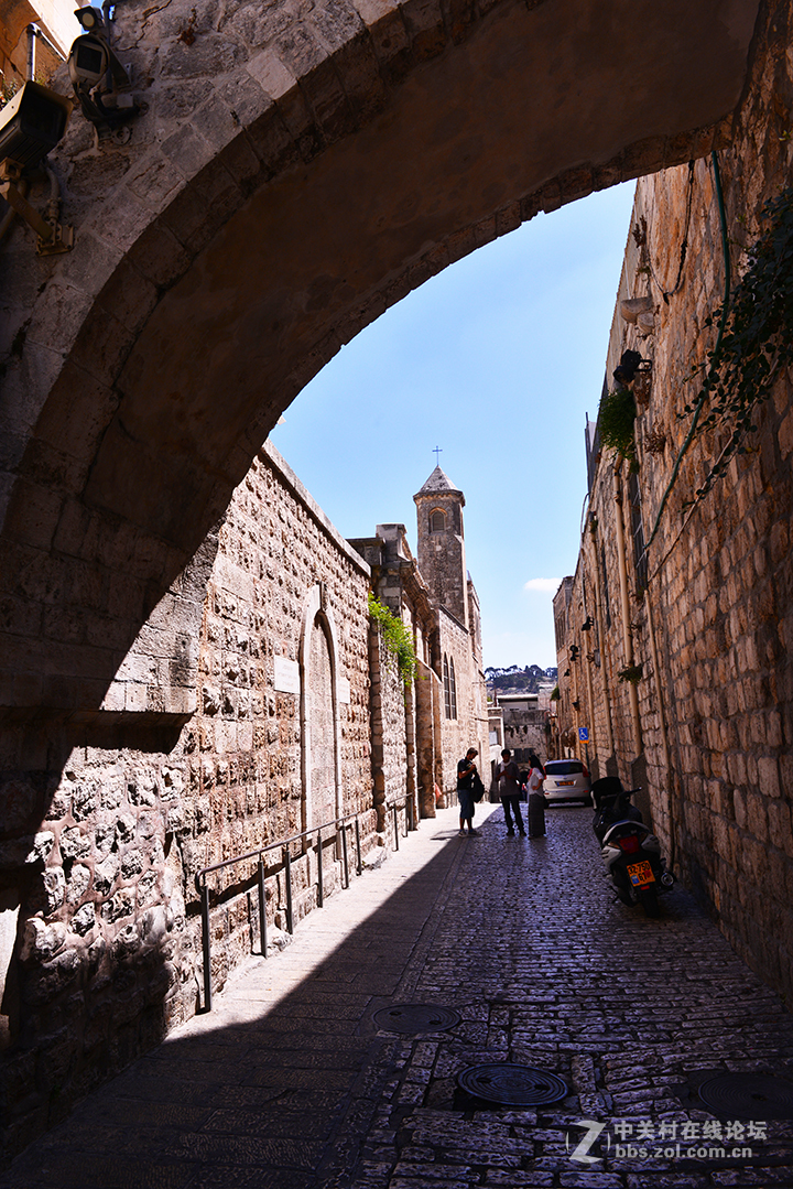 以色列旅游（11）-------耶稣背十字架走过的路（苦路）