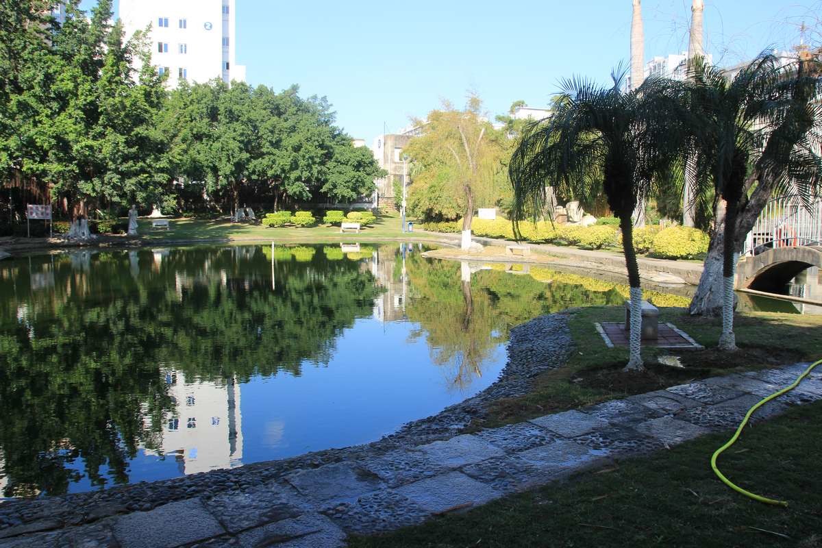 美厦的厦门爱琴海湖边风光摄影