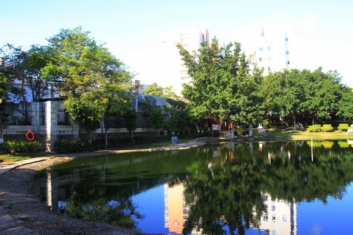 美厦的厦门爱琴海湖边风光摄影