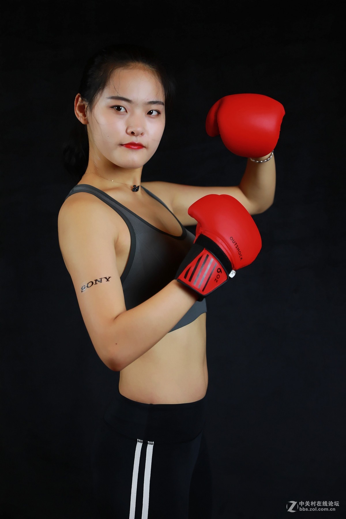 武林风女拳手图片