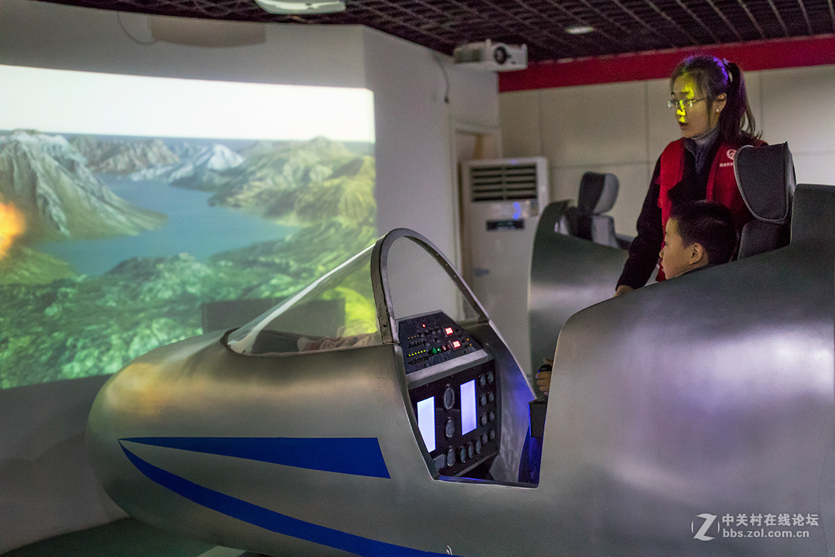 陕西科技馆里的孩子们