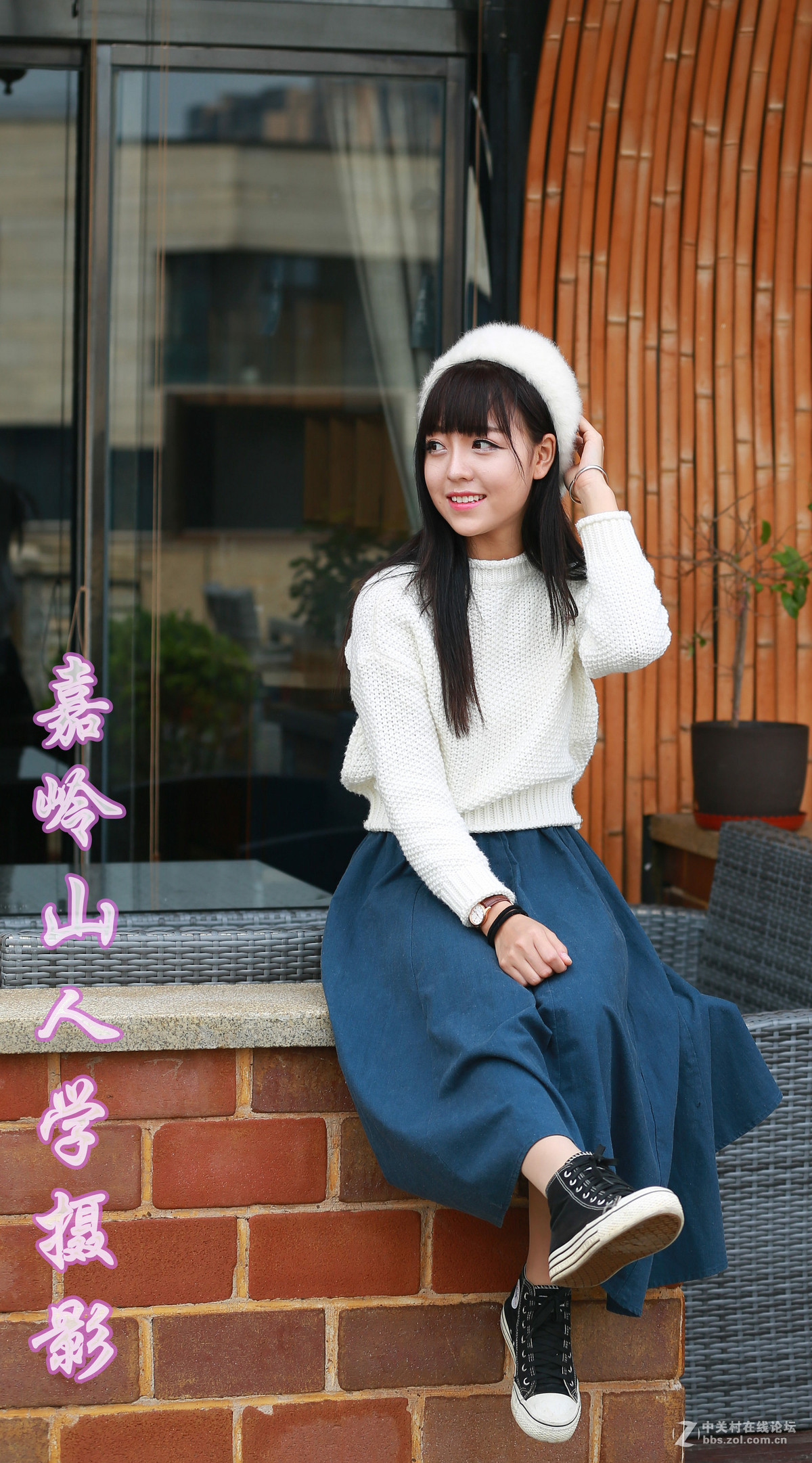 戴白帽的清纯女孩