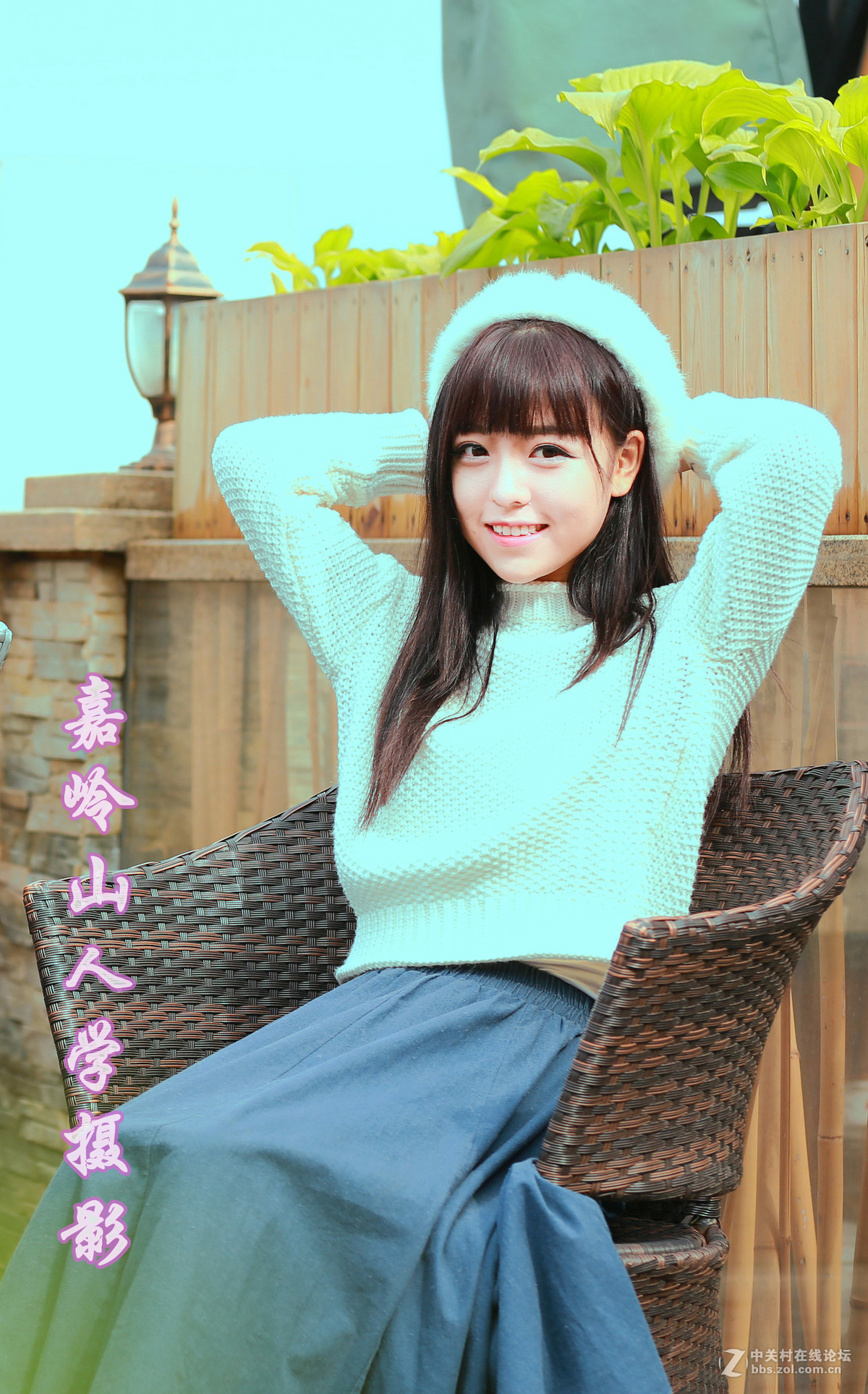 戴白帽的清纯女孩