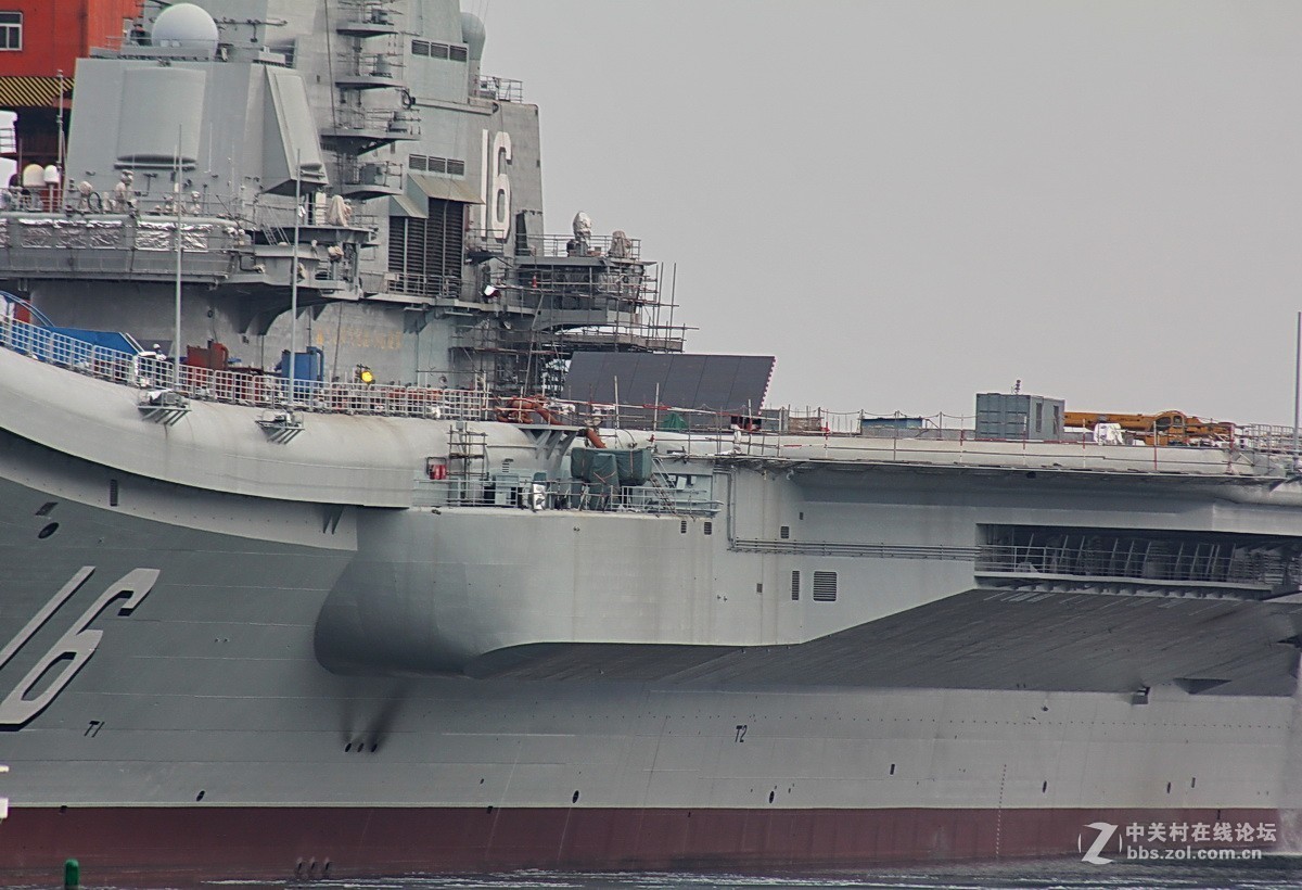 神州游拍——回港休整的辽宁号航母