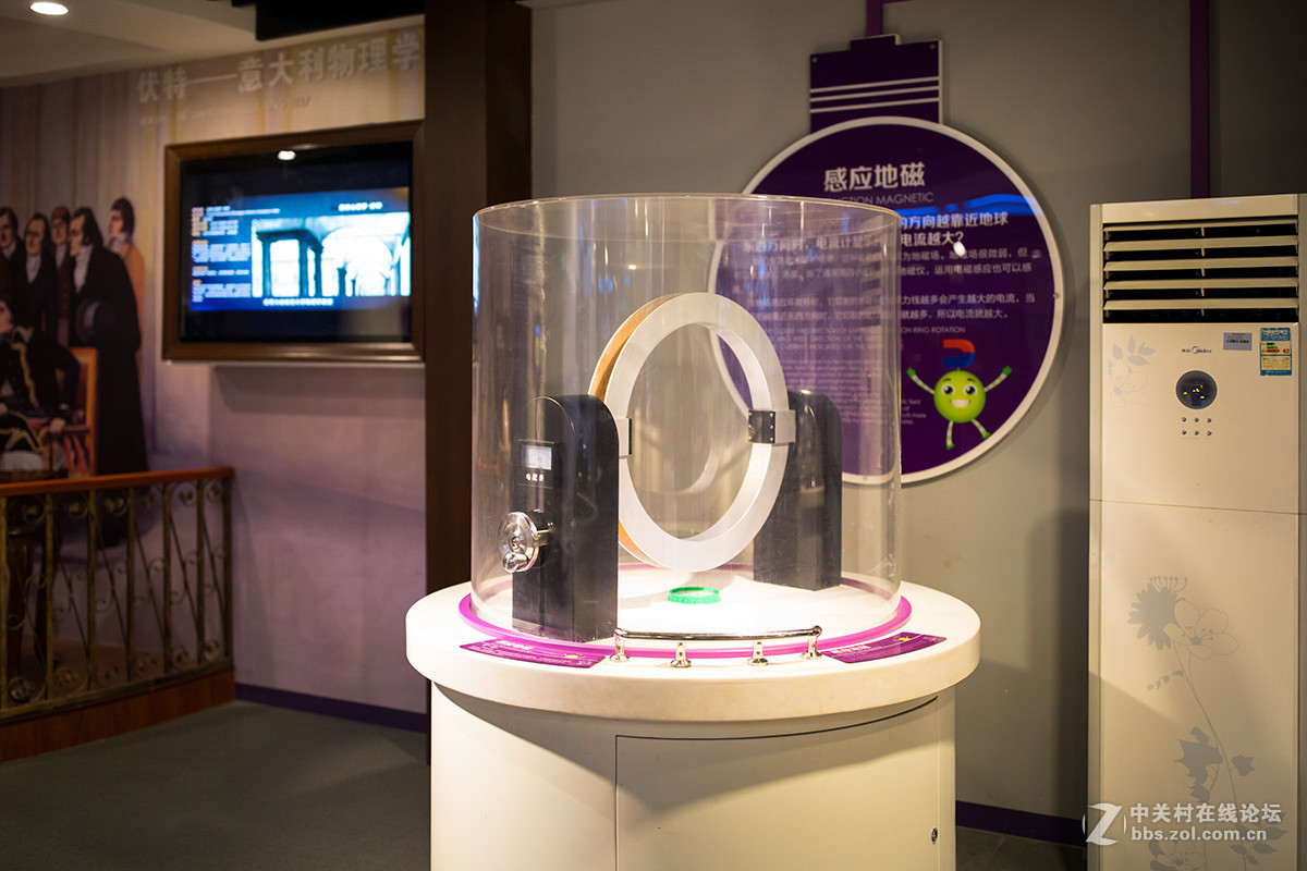 陕西科技馆里的孩子们