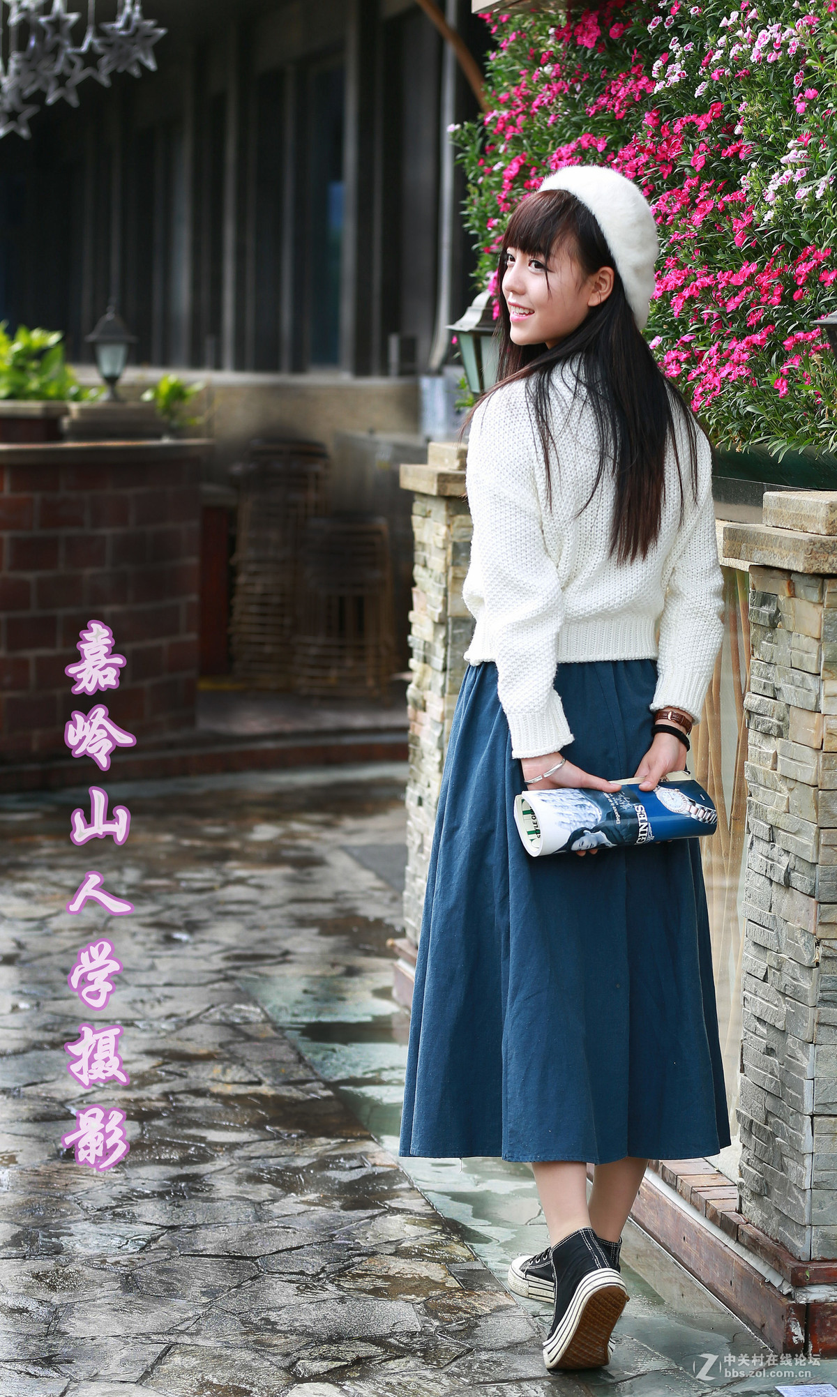 戴白帽的清纯女孩