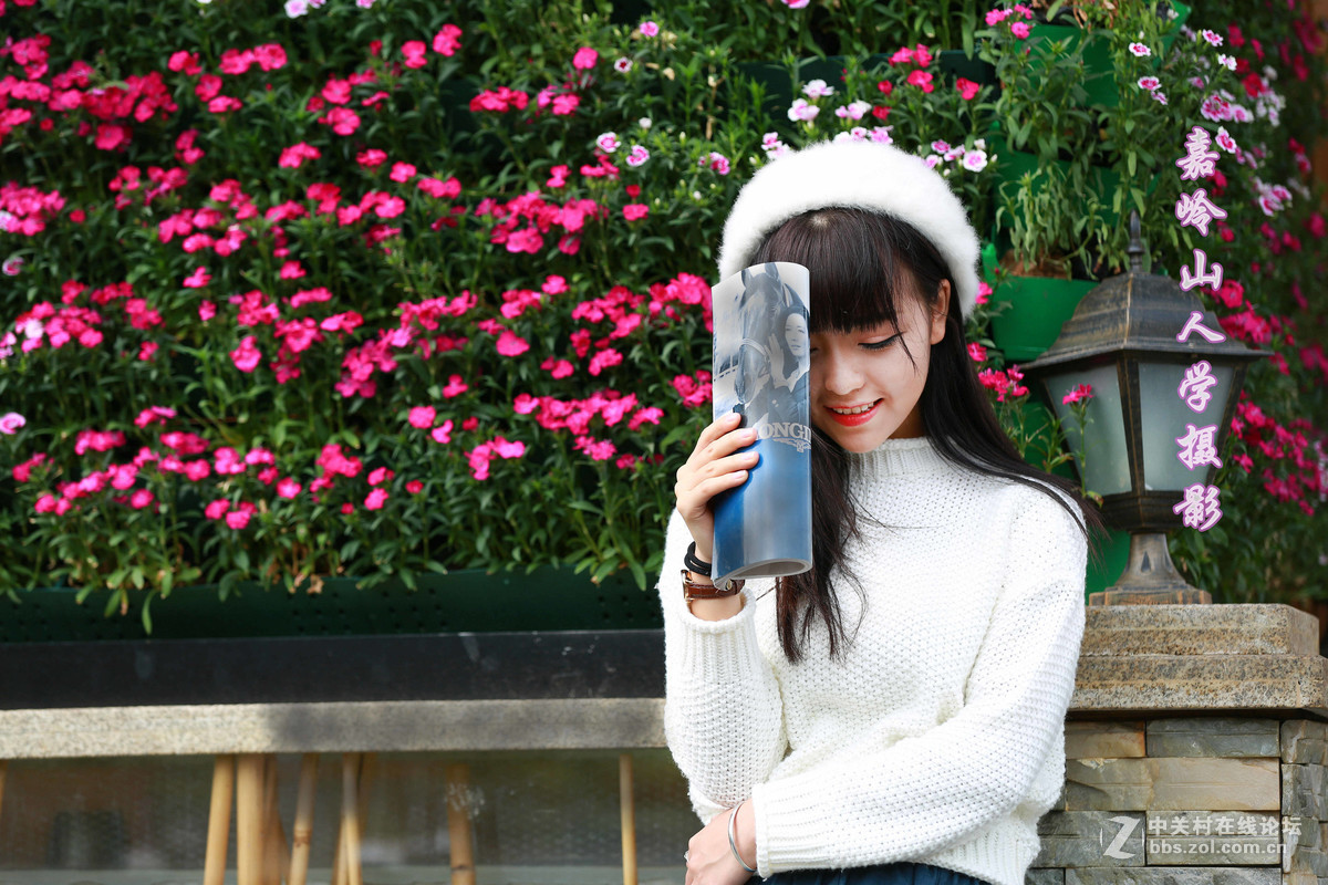 戴白帽的清纯女孩