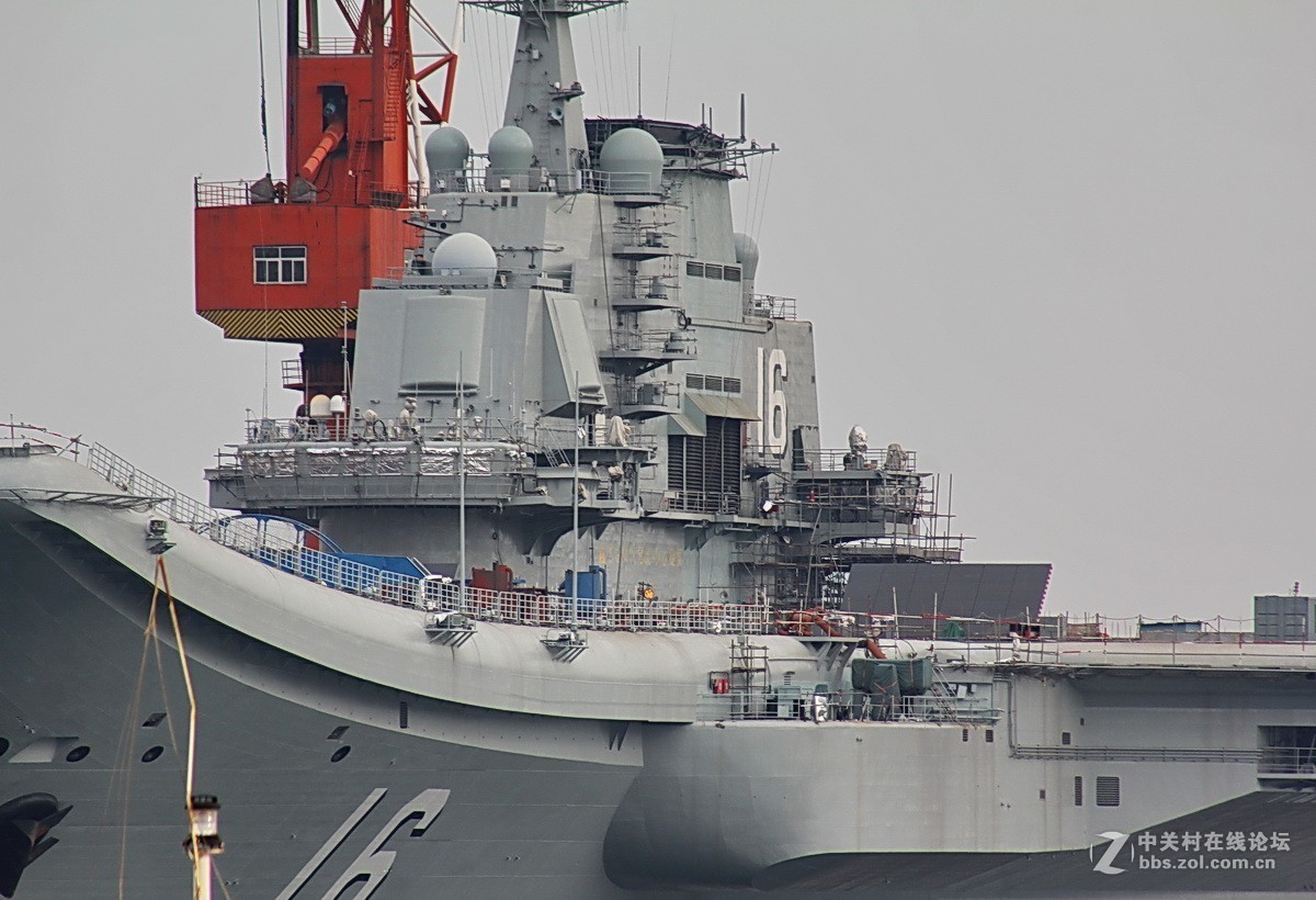 神州游拍——回港休整的辽宁号航母