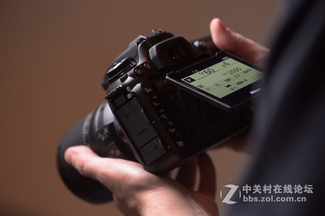 风格硬朗专业风 尼康D7500