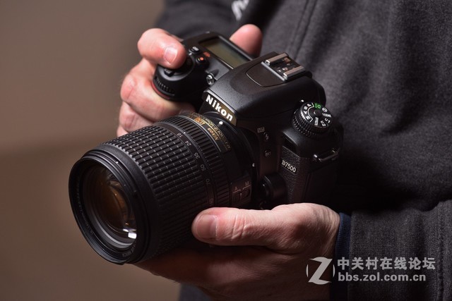 风格硬朗专业风 尼康D7500