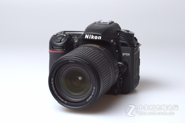 风格硬朗专业风 尼康D7500