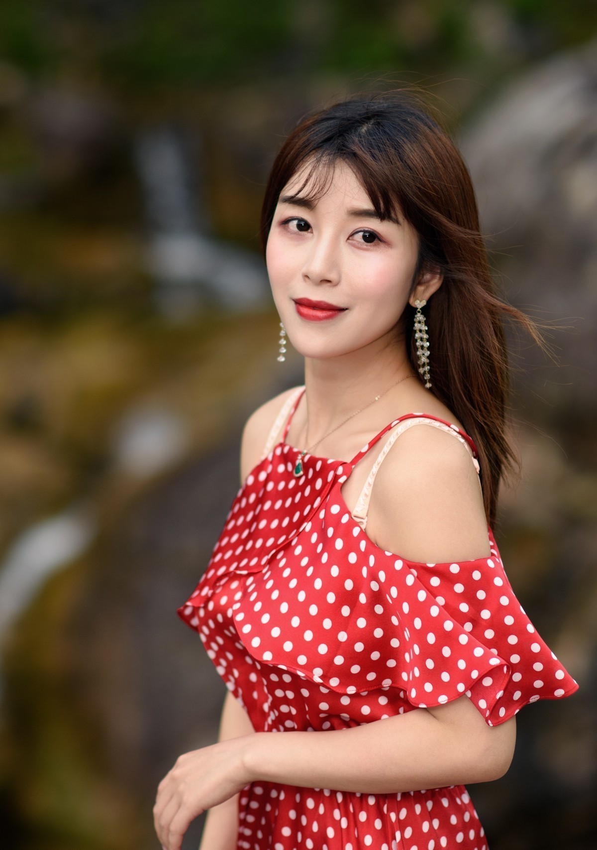 乳源泉水河素颜?2019?年?8?月?17?日