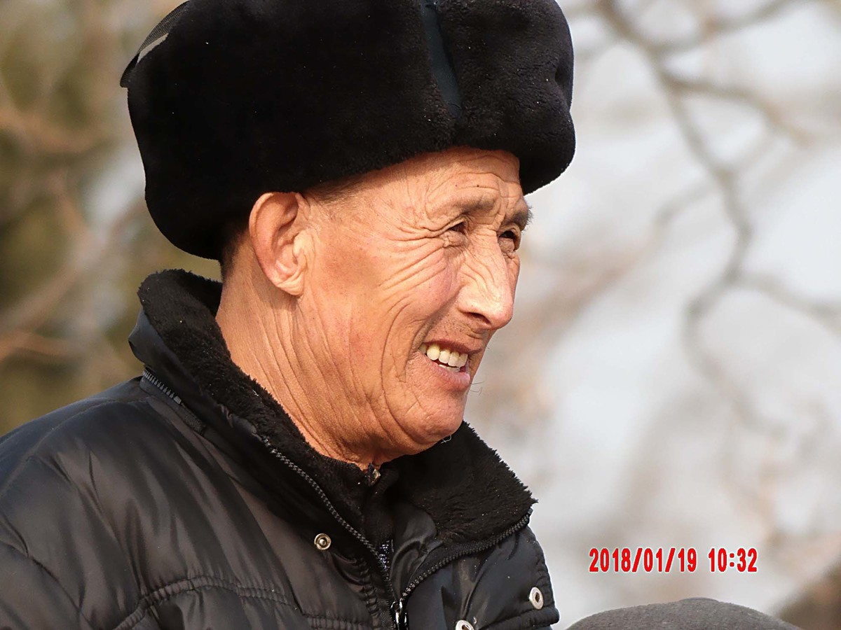 广场休闲人像表情抓拍