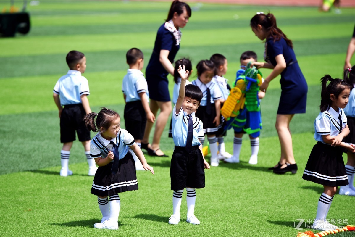 运动会上的小帅哥