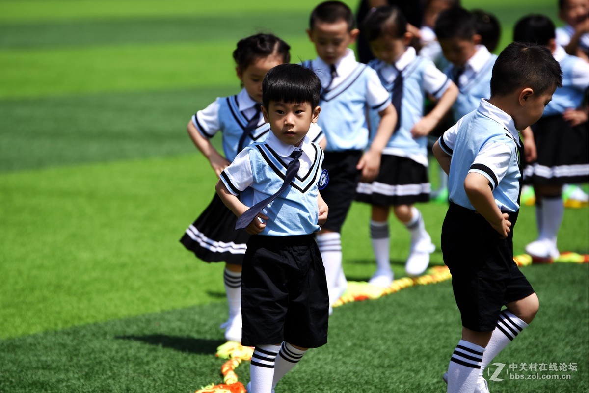 运动会上的小帅哥