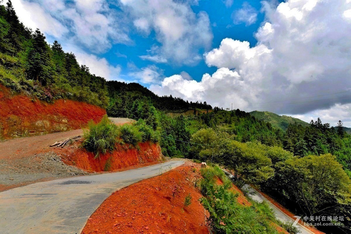 广西东兰一揽众山