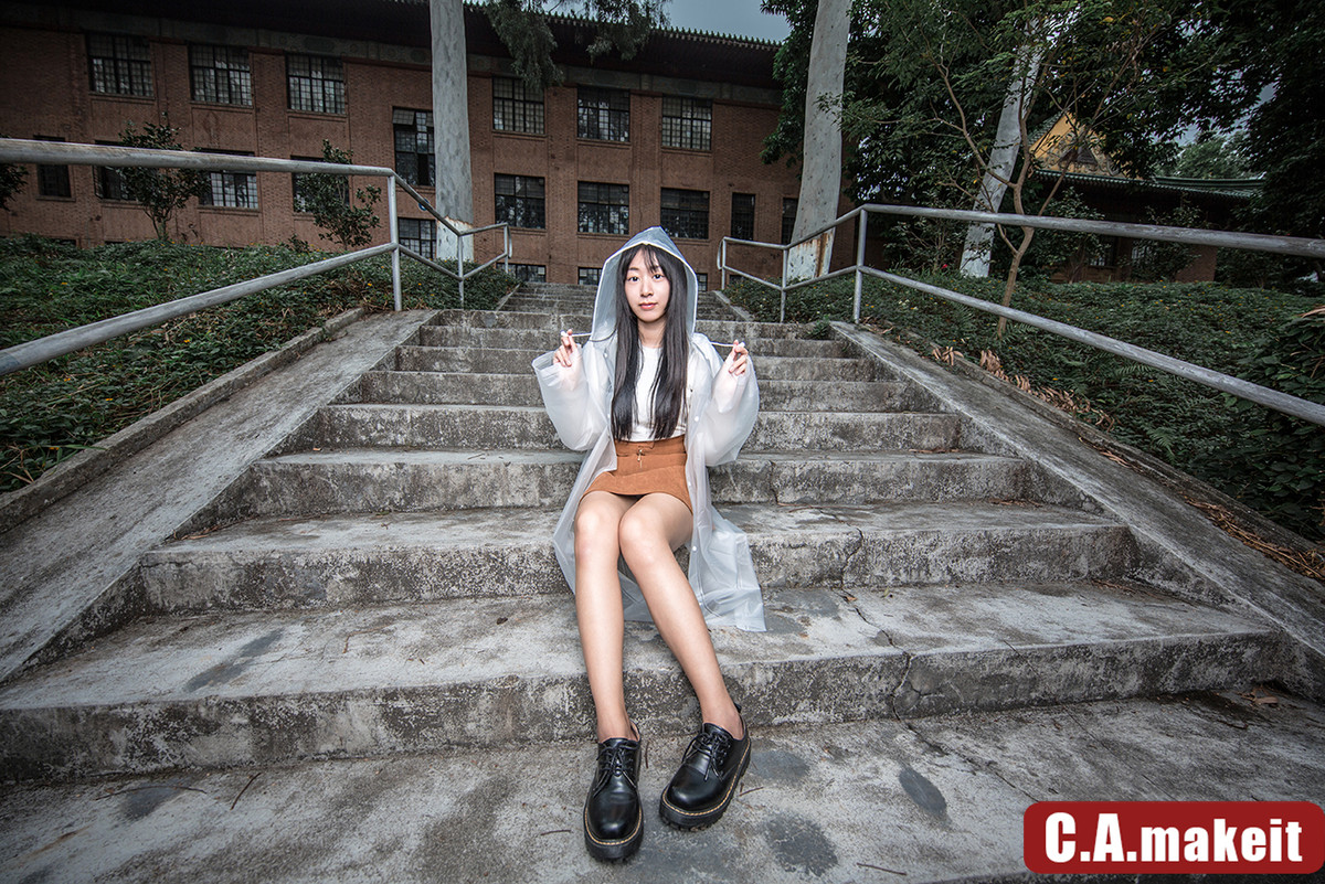 《雨季不再来》——阴雨天广角人像