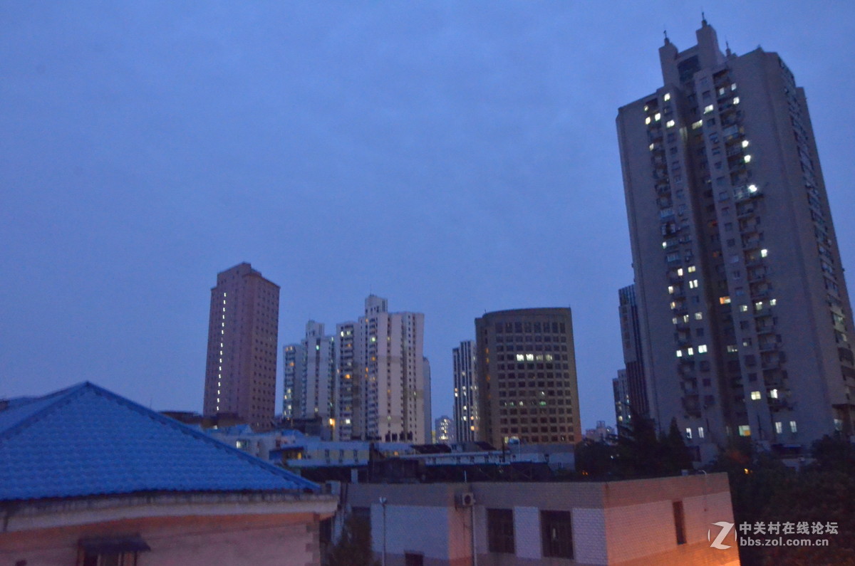 单反小白，d7000配的18105 拍成这样很纳闷求指导