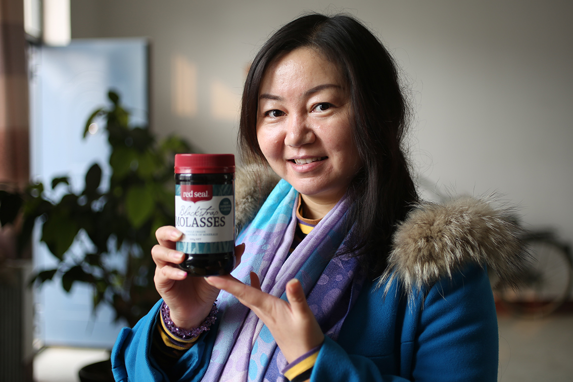 新淘的二手50小微距自拍样片，请好友帮忙看看镜头是否存在质量问题，谢谢！