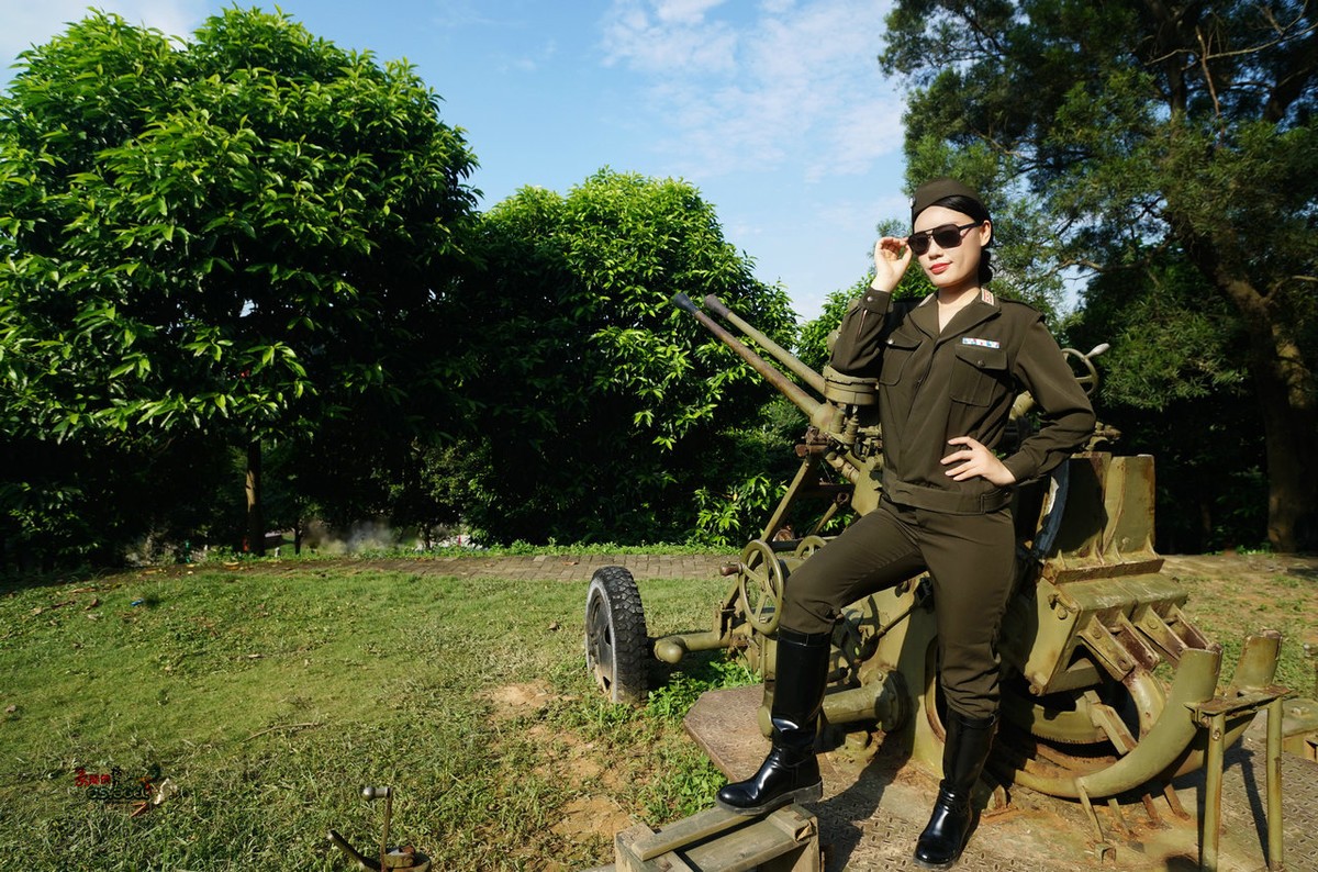 黄埔军校国军女兵丹妮