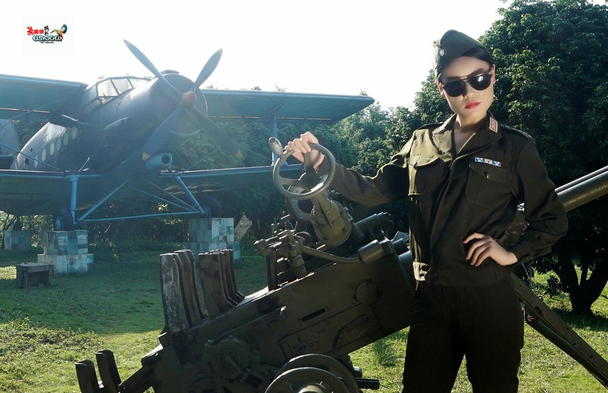 黄埔军校国军女兵丹妮