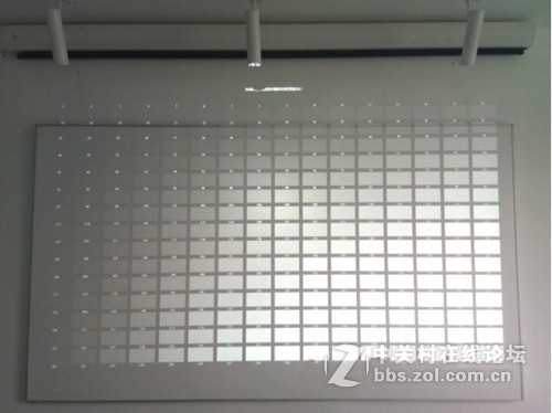 没有黑位的投影幕布，你敢用吗？