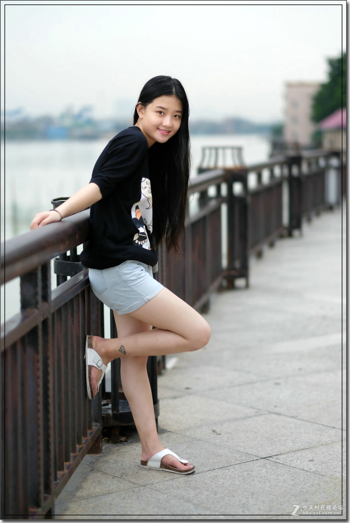 初中校花14岁小怡