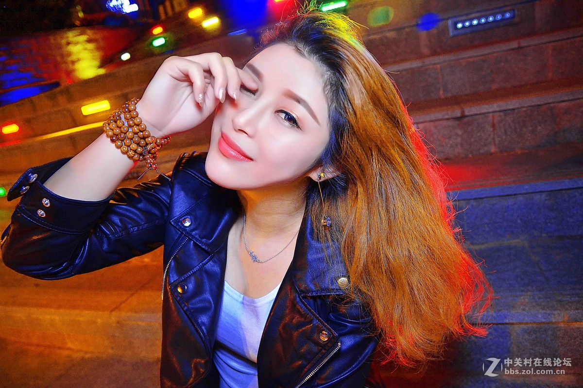 发几张夜景人像，想入次头的可做参考。