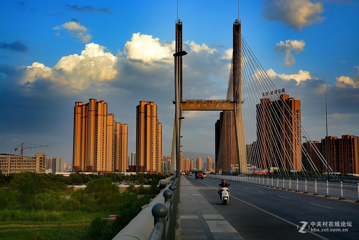 黃河兩岸銀灘黃河大橋