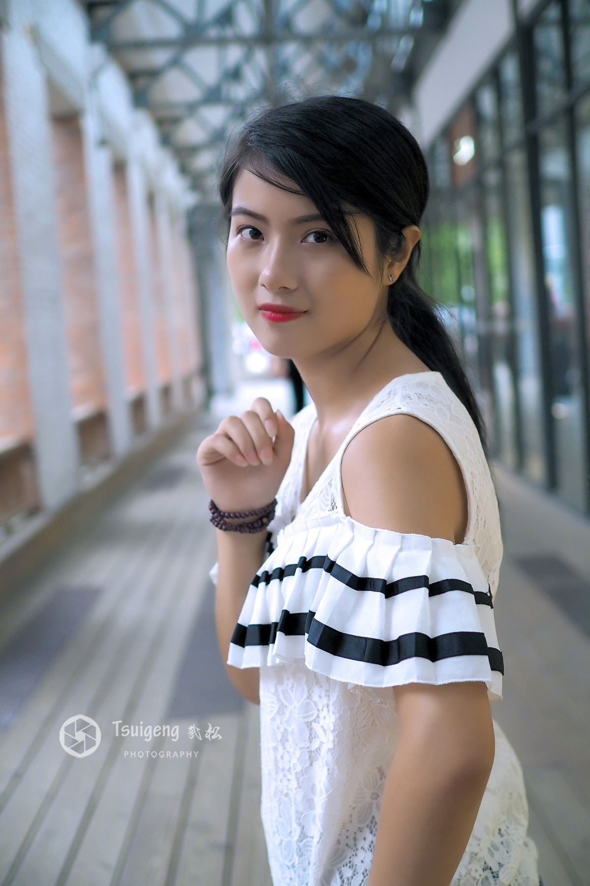 贝壳肩的女孩-中关村在线摄影论坛