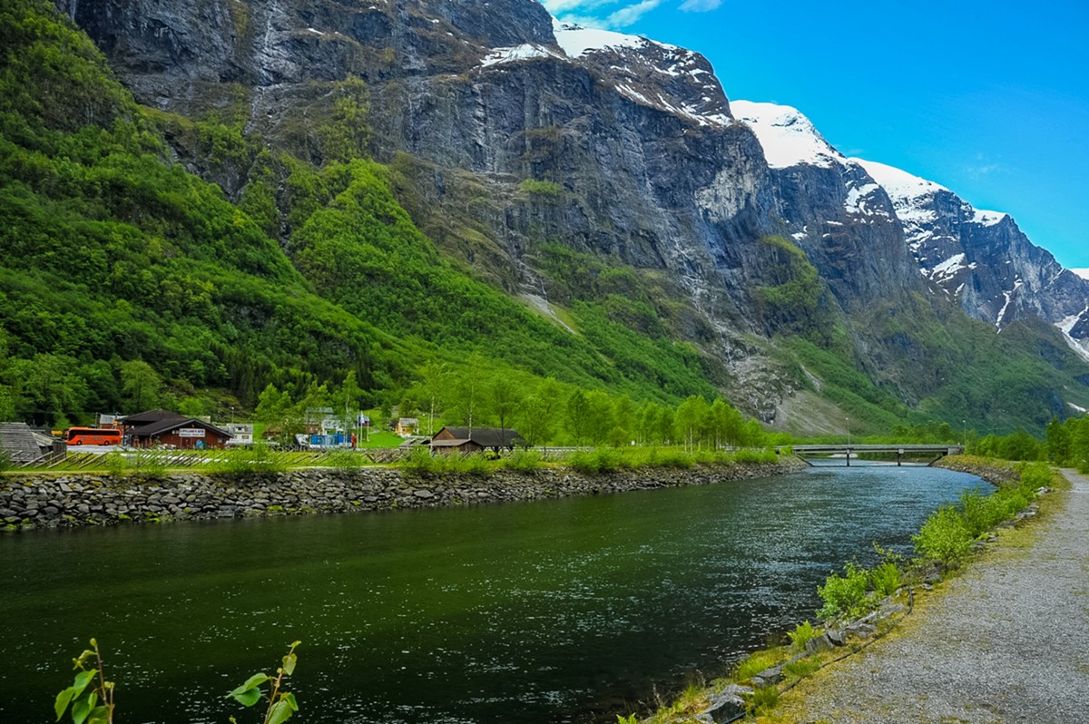 【”万岛之国“ 挪威行】：峡湾边的小码头
