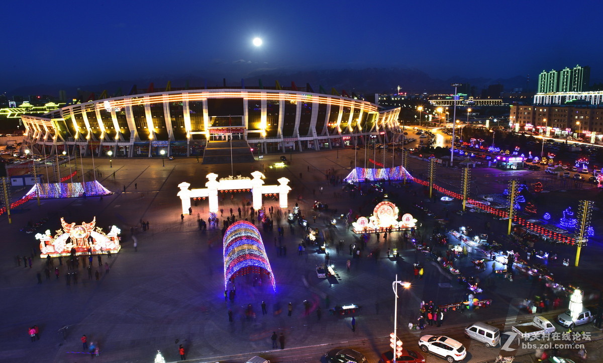 火树银花不夜天-内蒙古阿拉善盟巴彦浩特元宵之夜