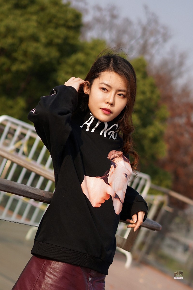 外套的图案很醒目