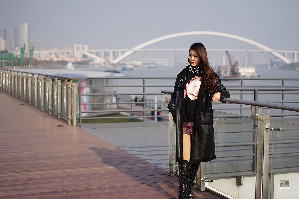 外套的图案很醒目