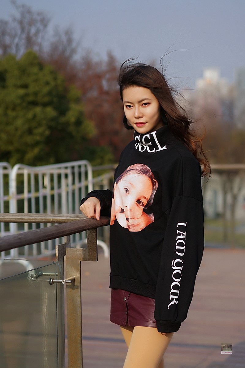 外套的图案很醒目