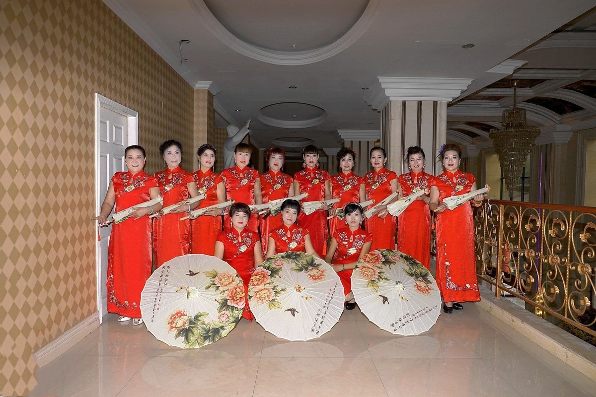 室内环境人像--寻梦艺术团的美女们-续（一）！。。。。