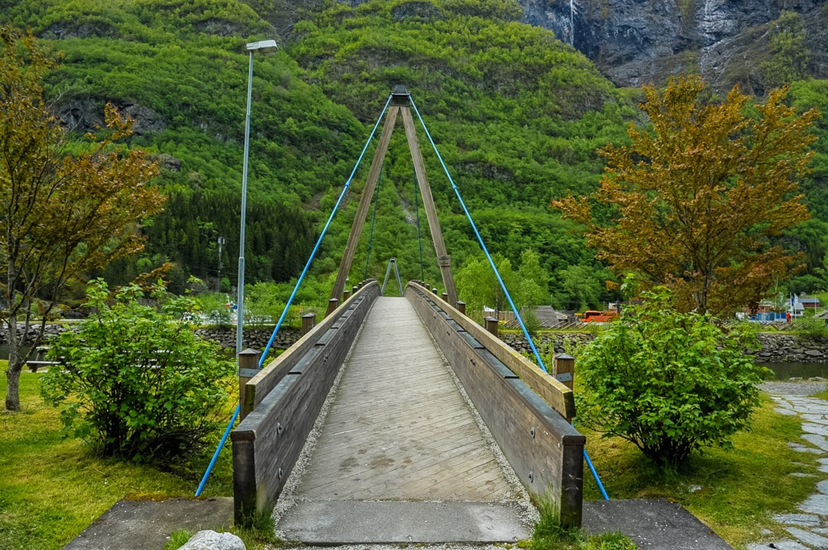 【”万岛之国“ 挪威行】：峡湾边的小码头
