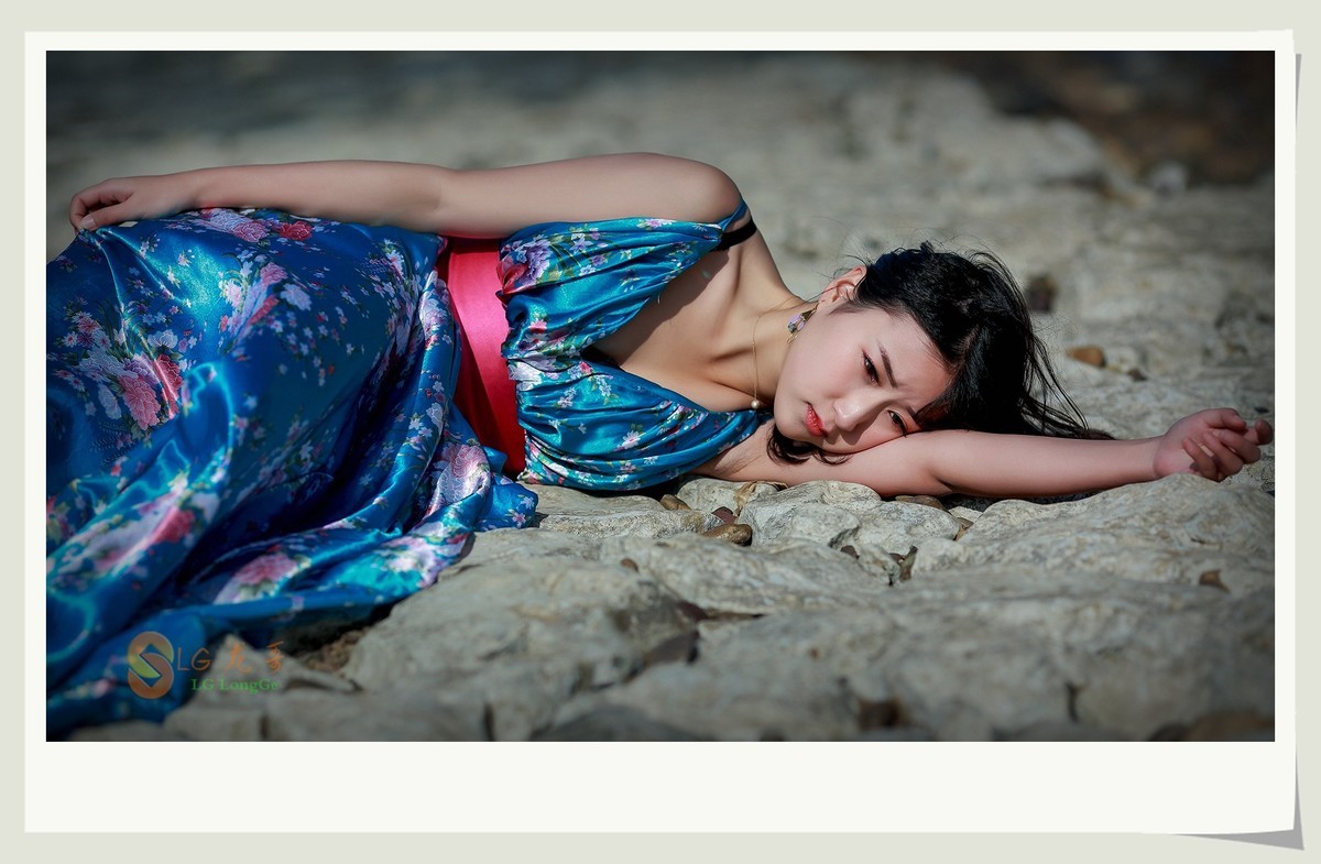 #佳能月赛-冬日精彩#漓江河畔美少女