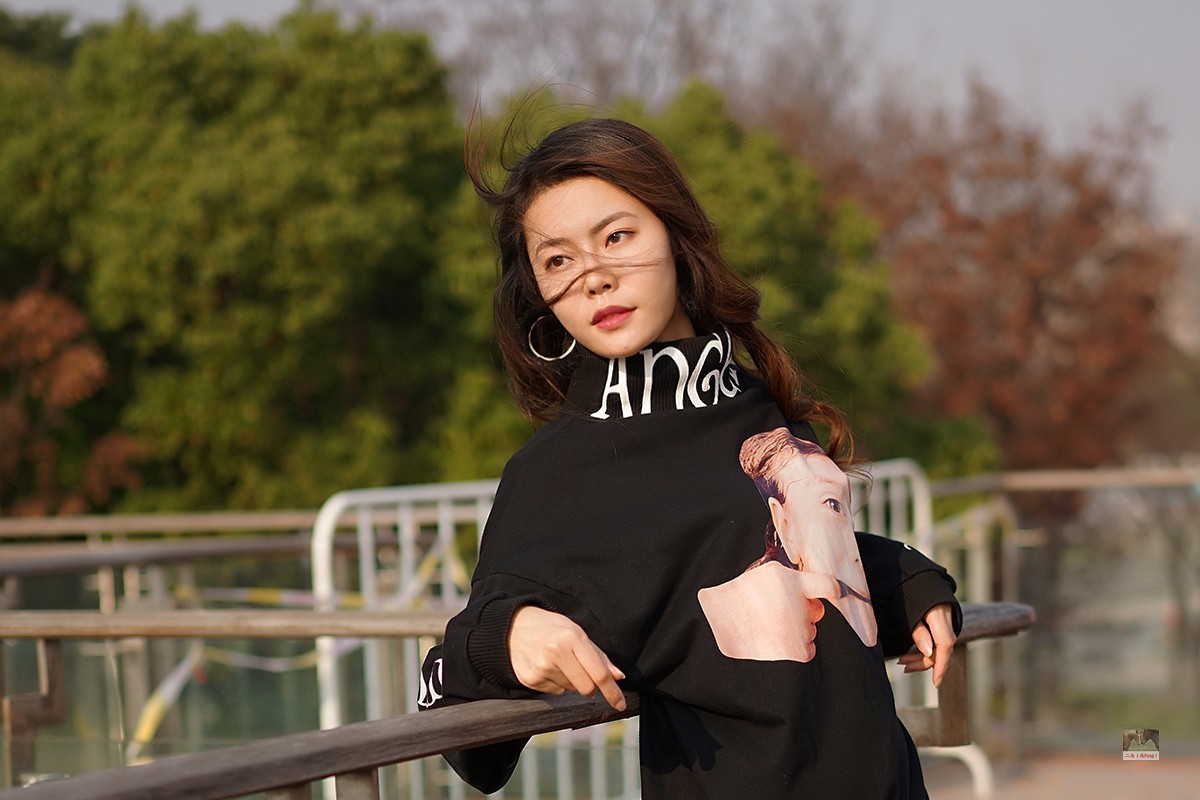 外套的图案很醒目