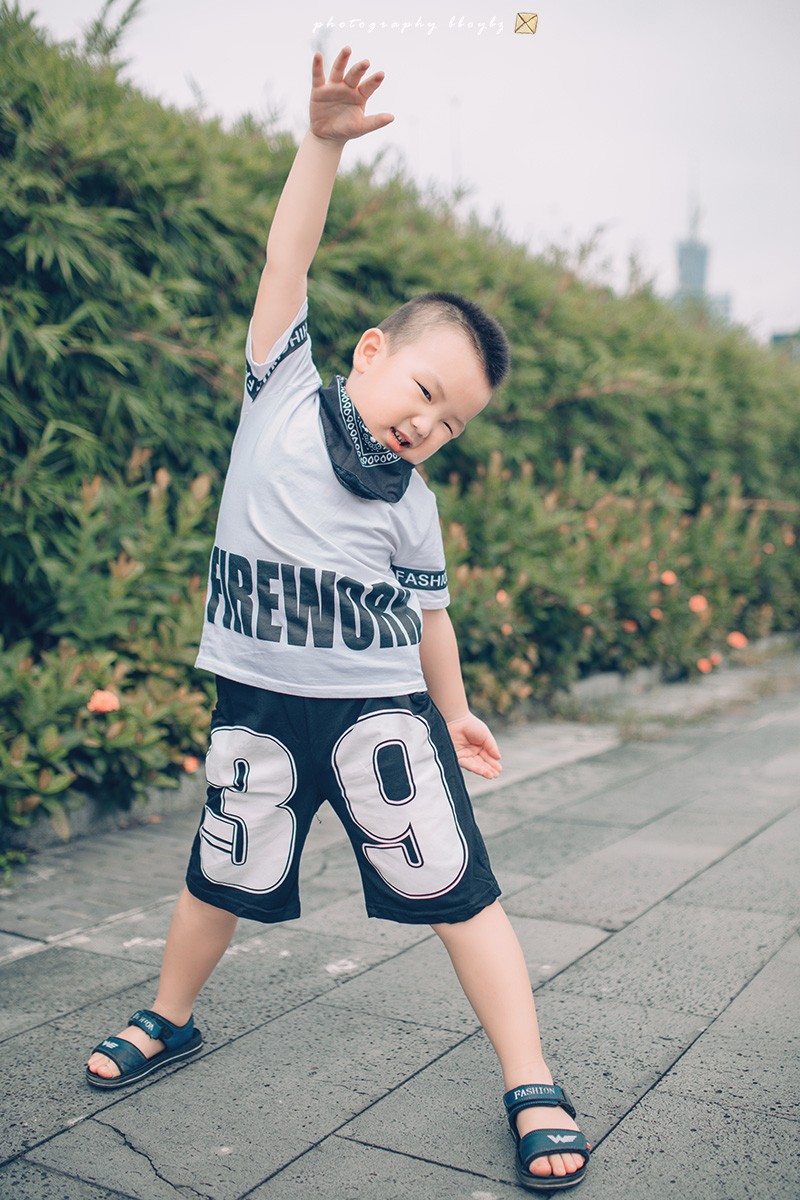 小侄子的暑假。