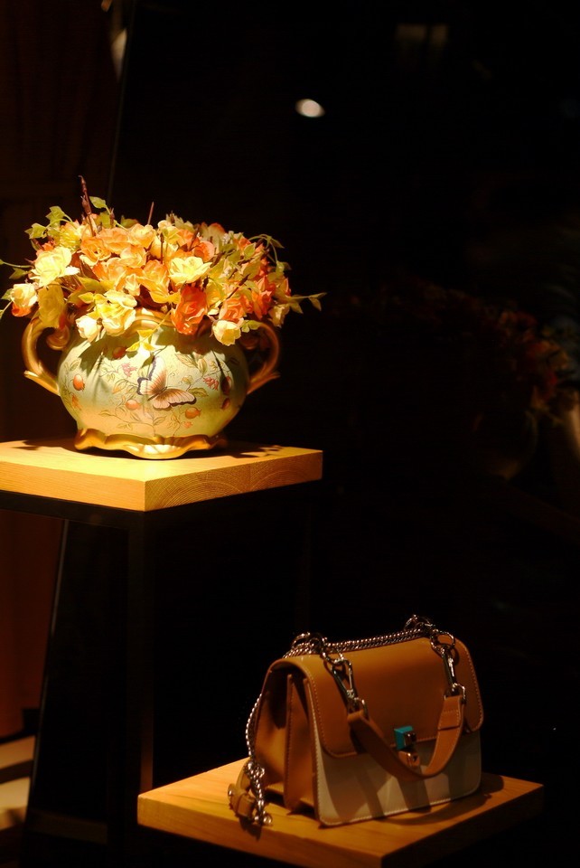 老机之夜拍皮具