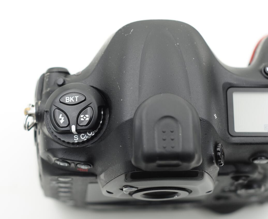 原价五万多的尼康D4终极单反现价仅9800元