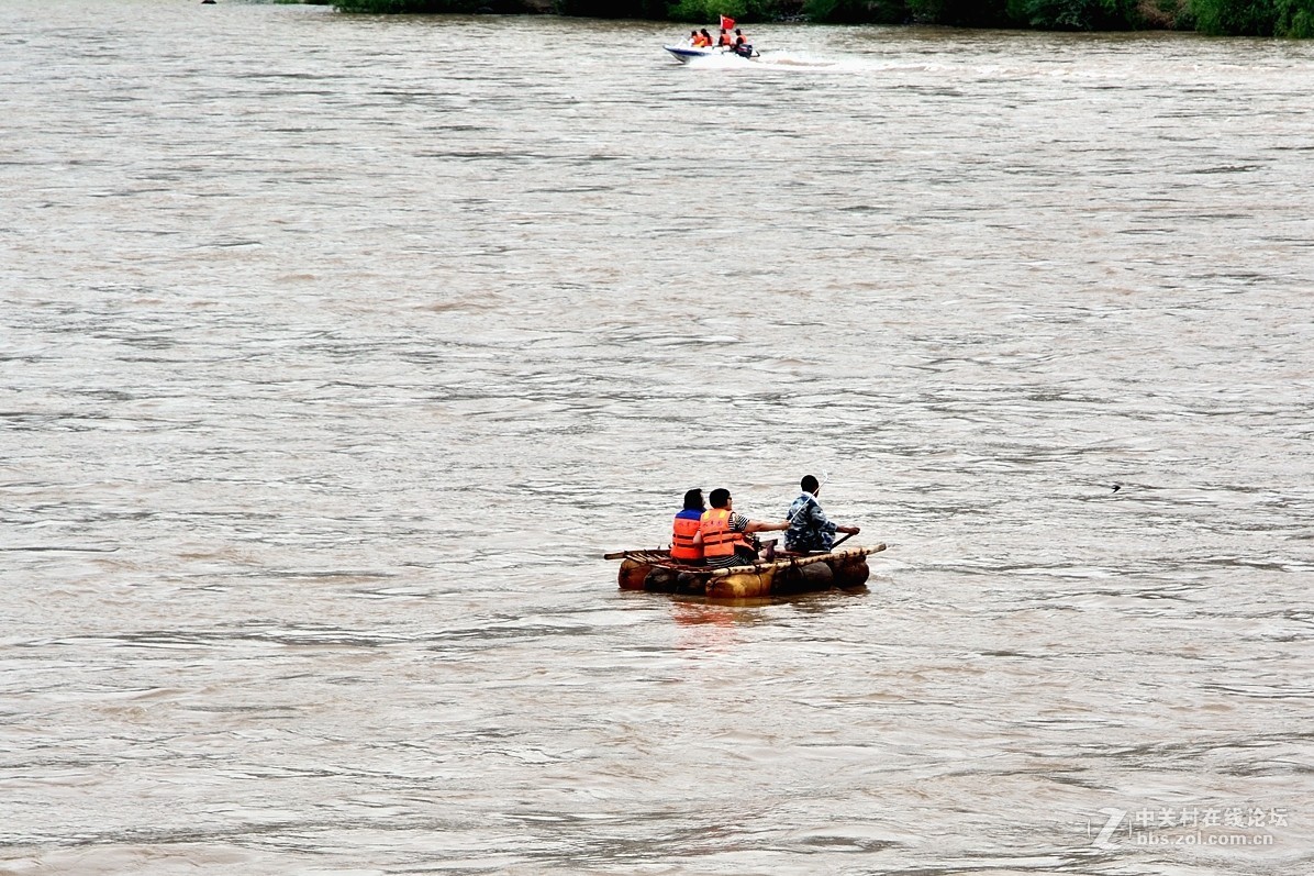 黄河上的羊皮筏子