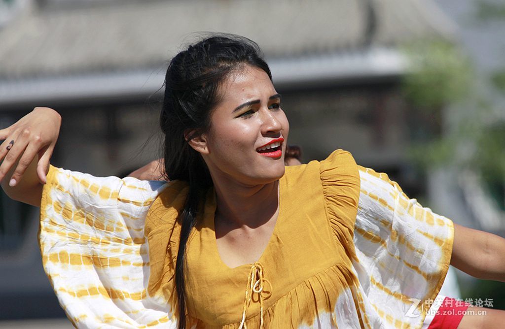 俊男靓女声援狗头帮标题党