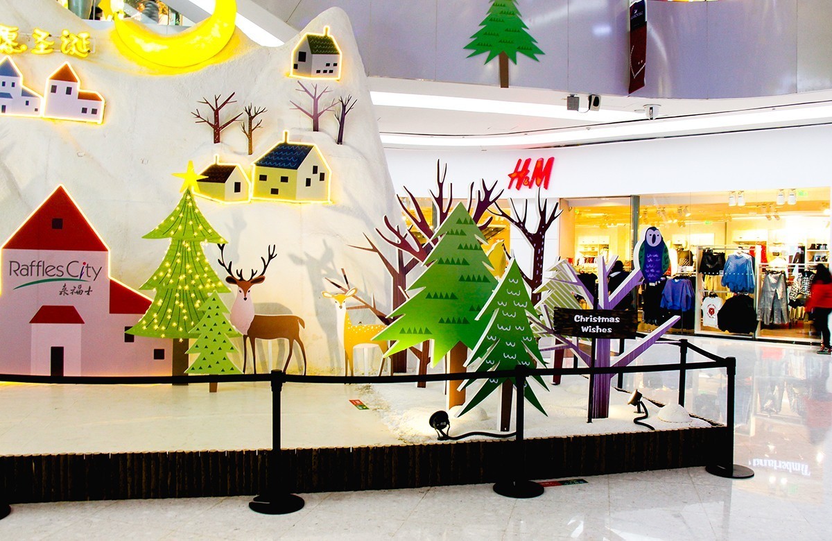 圣诞节前商场里的小景---提前祝各位版主和好友圣诞快乐！