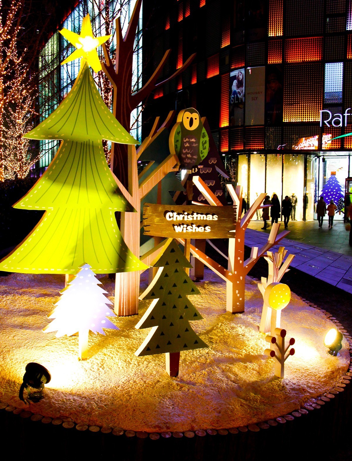 圣诞节前商场里的小景---提前祝各位版主和好友圣诞快乐！