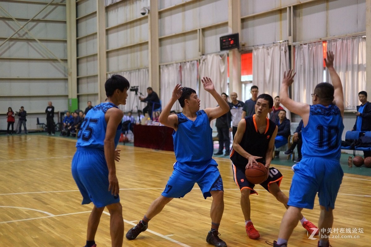 篮球比赛拍几张