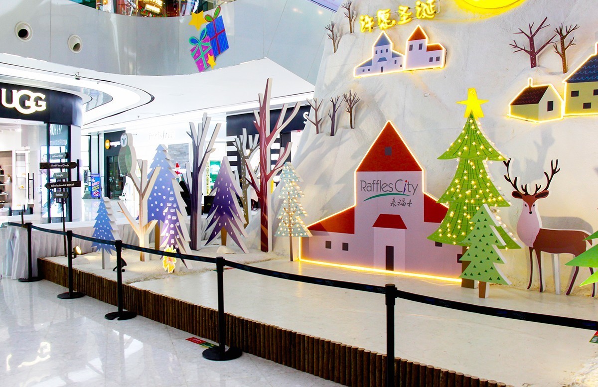 圣诞节前商场里的小景---提前祝各位版主和好友圣诞快乐！